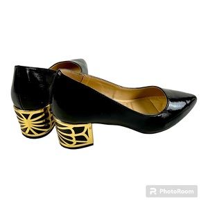 ADRIENNE VITTADINI Black Patent Pointy Toe Heels woman Size 6M